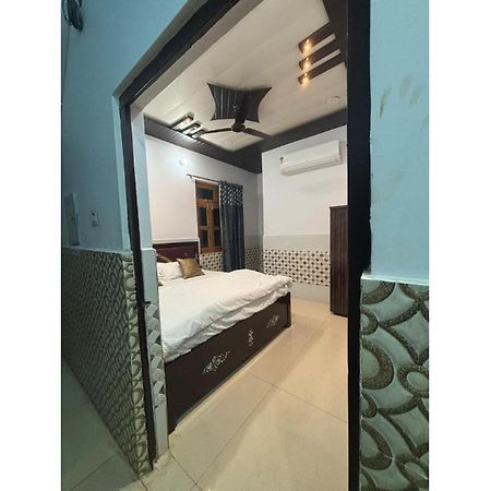 Rudra Inn Ayodhya Esterno foto